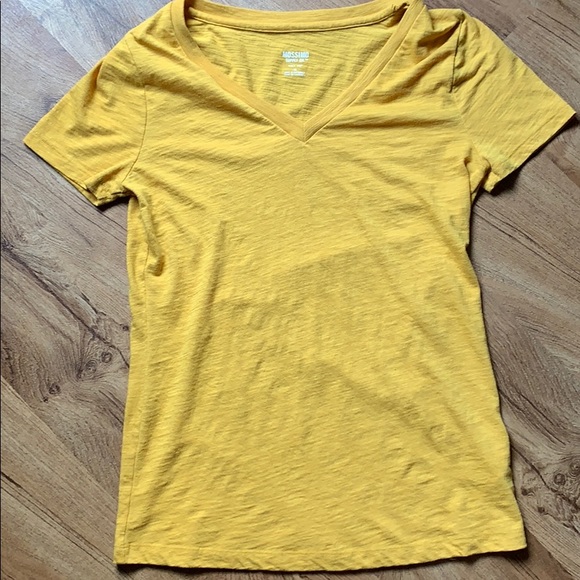 Two solid v-neck tees - Picture 3 of 6